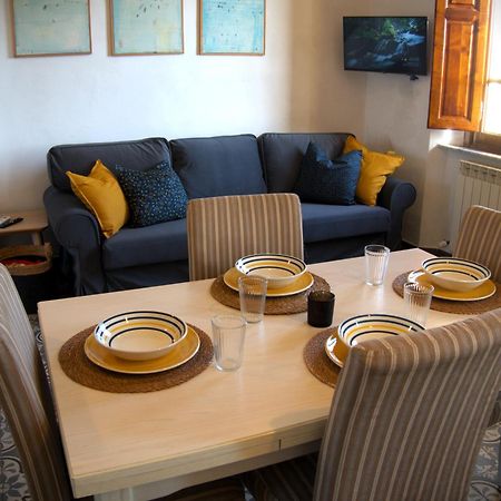 Appartamento Via Grandi - Free Gated Parking - 5 Minutes From Center ลุคคา ภายนอก รูปภาพ